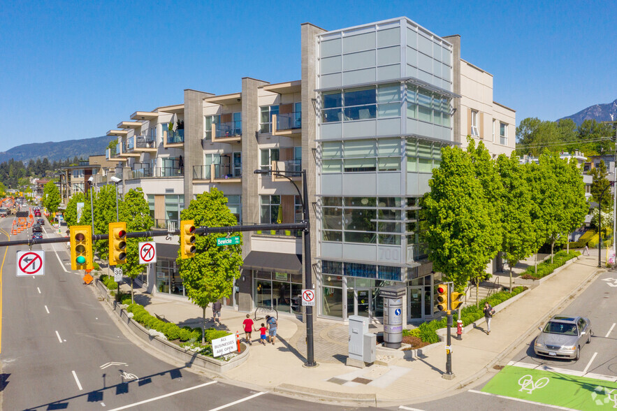 700-Marine-Dr-North-Vancouver-BC-Primary-Photo-1-Large